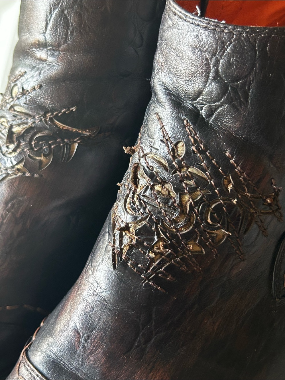 Robert Wayne Distressed Western Durango Ankle Boots with Scrolled Design - Picture 13 of 15